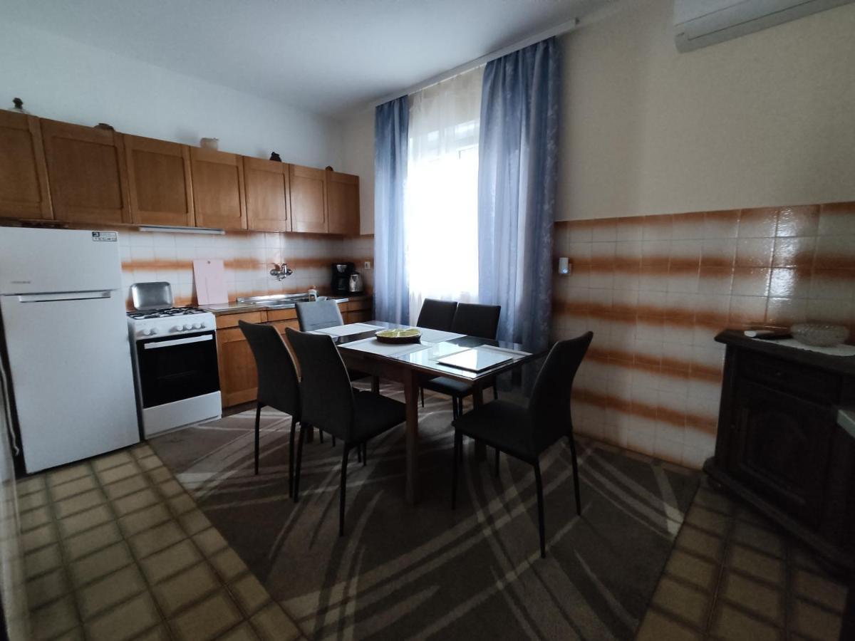 Apartment Teresa With Big Terrace Dramalj Цриквеница Экстерьер фото