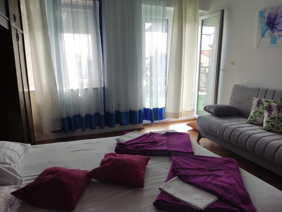 Apartment Teresa With Big Terrace Dramalj Цриквеница Экстерьер фото