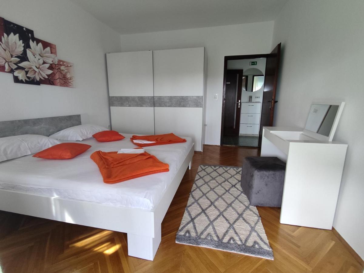 Apartment Teresa With Big Terrace Dramalj Цриквеница Экстерьер фото