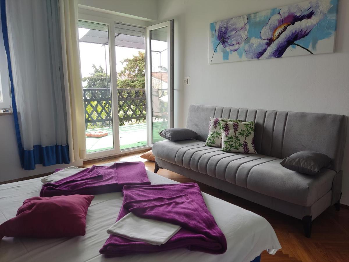 Apartment Teresa With Big Terrace Dramalj Цриквеница Экстерьер фото