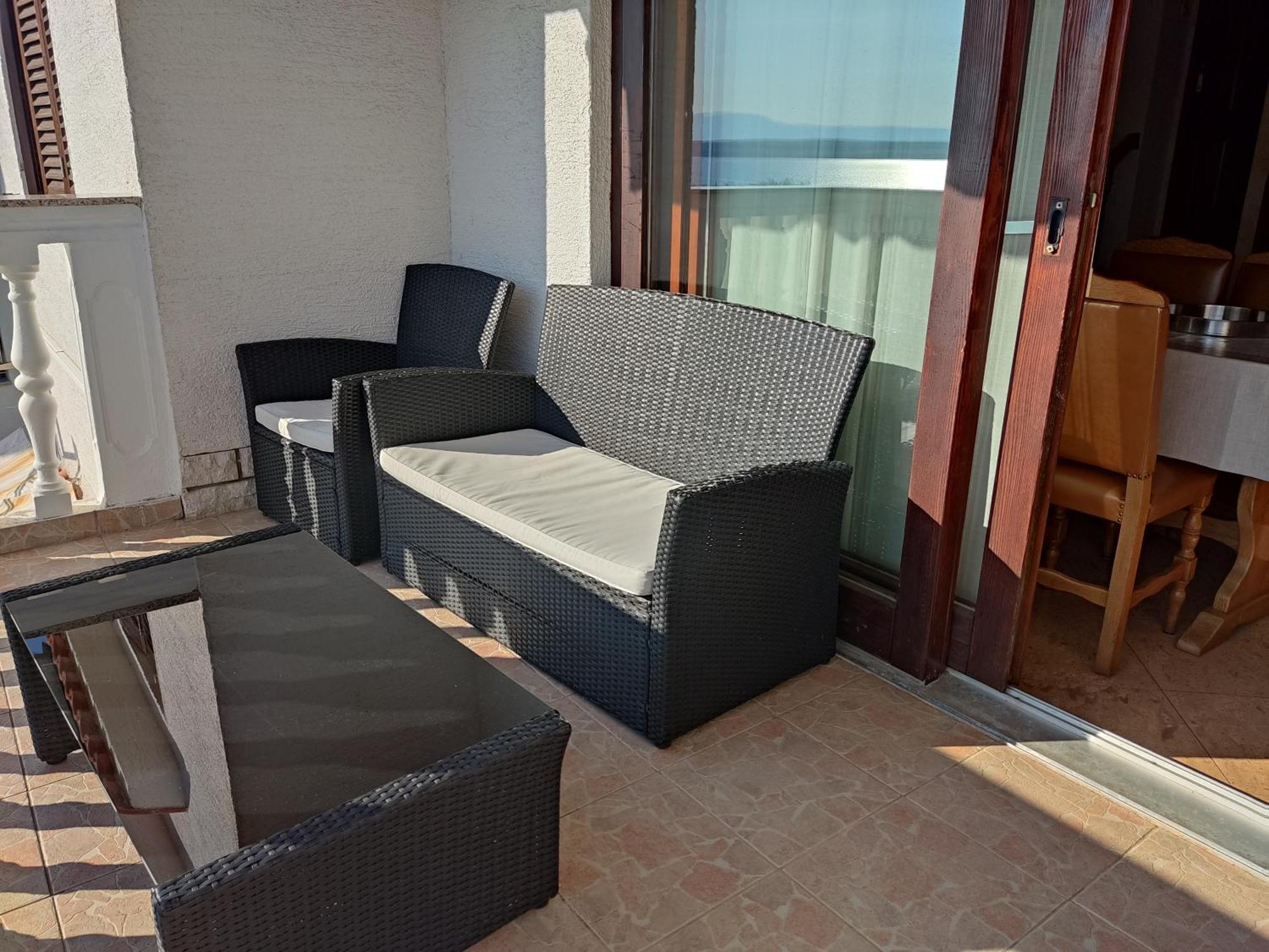 Apartment Teresa With Big Terrace Dramalj Цриквеница Экстерьер фото