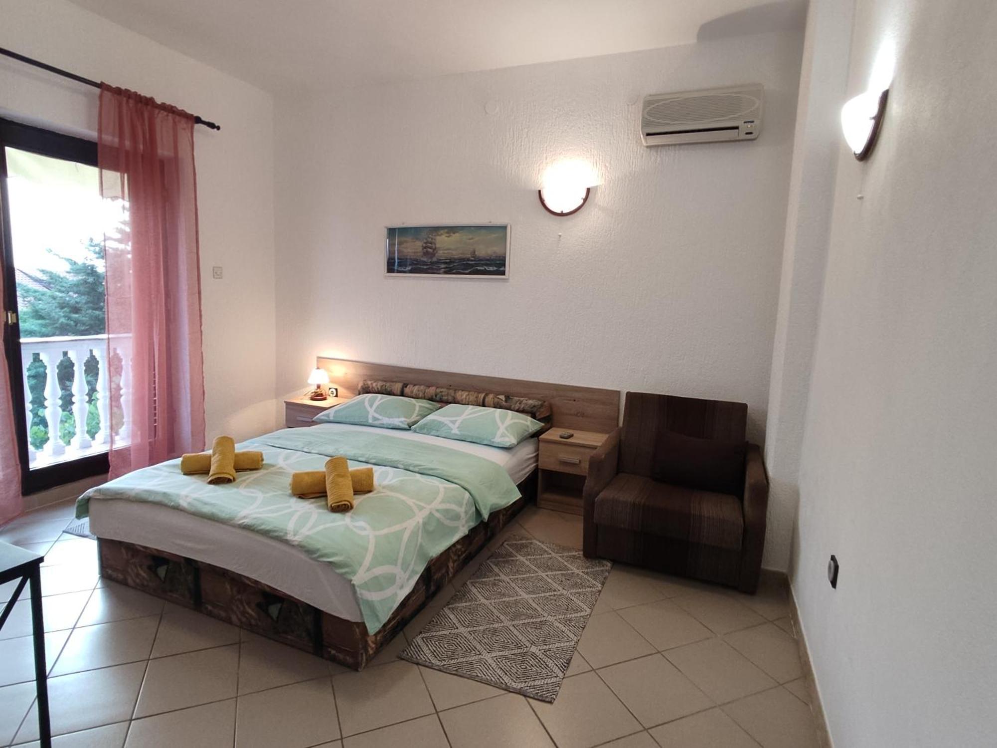 Apartment Teresa With Big Terrace Dramalj Цриквеница Экстерьер фото